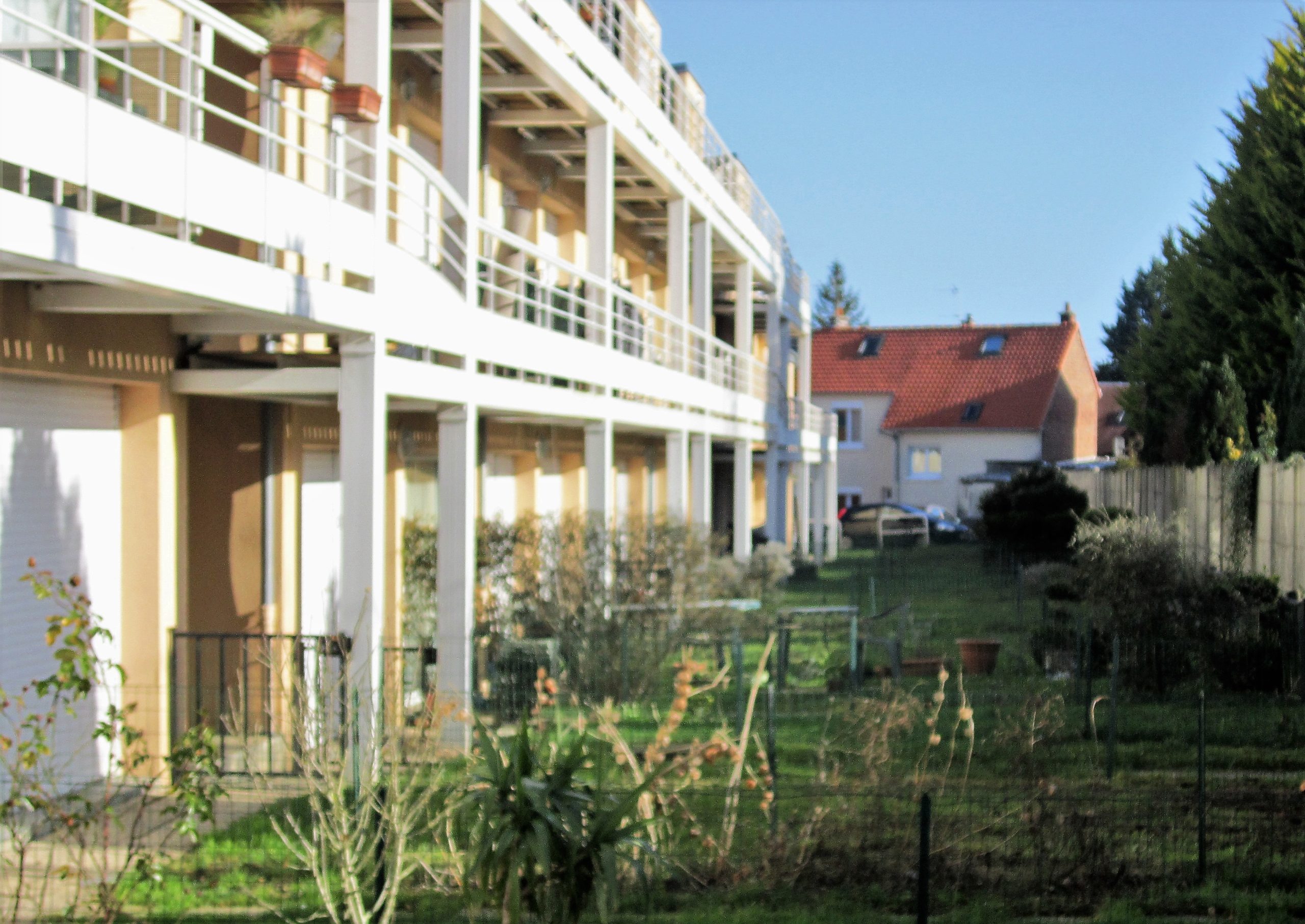 Immo80 – L'immobilier à Amiens et dans la Somme-Apt 32m2 Amiens Bapaume, Quartier Sainte Anne Saint Acheul Parking, jardin, cave
